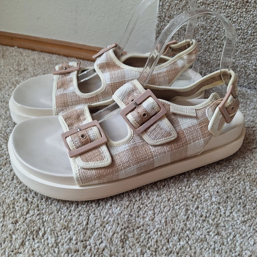 Charles And Keith Womens Tan/Cream Gingham Platform Buckle Sandals Size 41 (11)